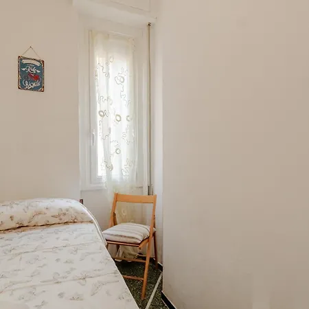 Guesthost - Bright Apartment