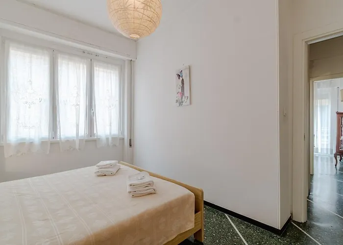 Guesthost - Bright Apartamento