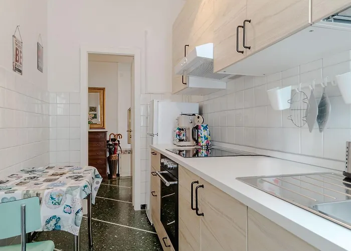 Guesthost - Bright Apartamento *